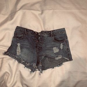 💚💚10% OFF Button-up Distressed Jean Shorts💚💚